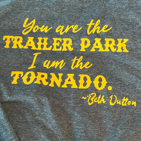 Yellowstone sweatshirt - Picture 2 of 2